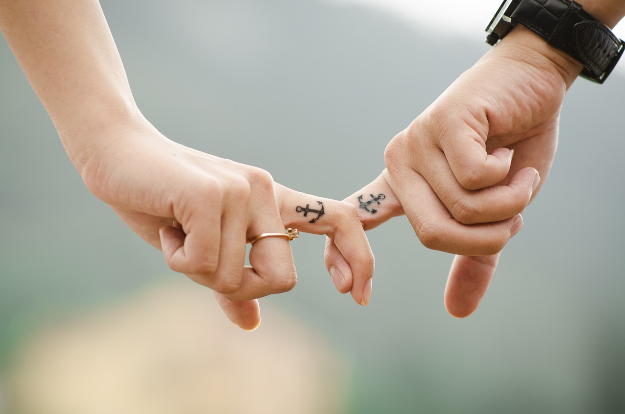 Tattoo couple-g90d552260_1280 tattoo copyright